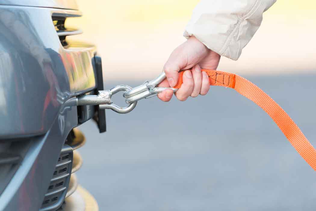 Officina-contiello-napoli-meccanico-riparazioni-auto- installazione gancio traino